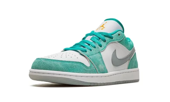 Air Jordan 1 Low SE - New Emerald