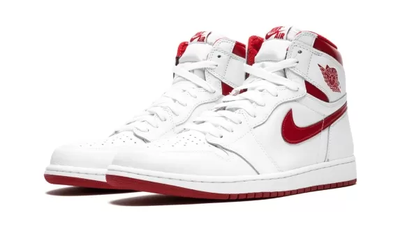 Air Jordan 1 Retro High OG - Metallic Red