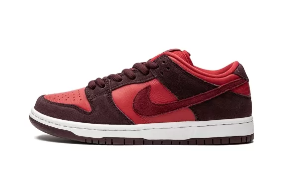 SB Dunk Low - Cherry