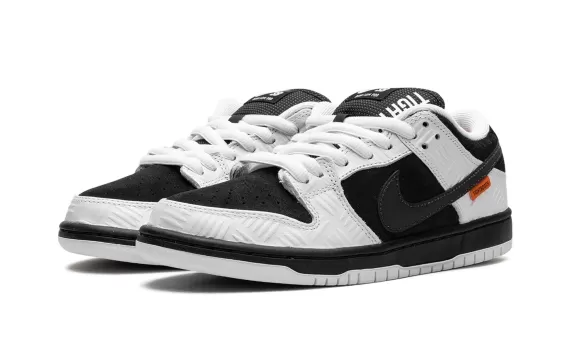 SB Dunk Low - TIGHTBOOTH