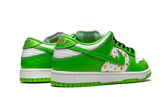 SB Dunk Low Supreme - Stars - Mean Green