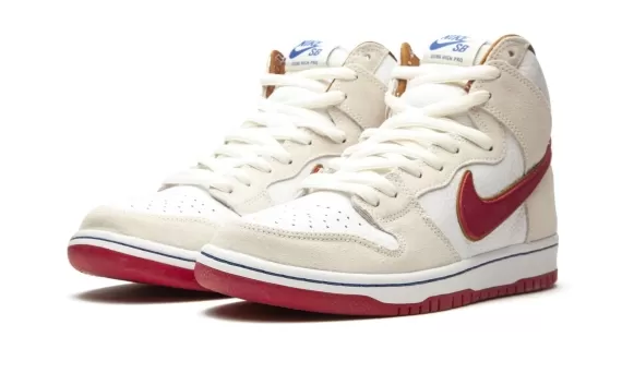 SB Dunk High - Team Crimson