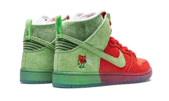 SB Dunk High - Strawberry Cough