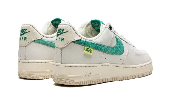 Air Force 1 '07 LV8 Test of Time - Sail / Green Noise