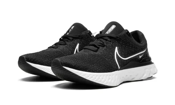 React Infinity Run Flyknit 3 - Black/White