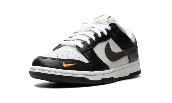 Dunk Low - Black/Total Orange